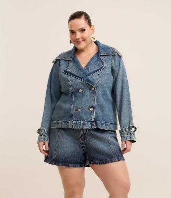 Short Jeans com Recortes e Bolso Frontais Curve & Plus Size