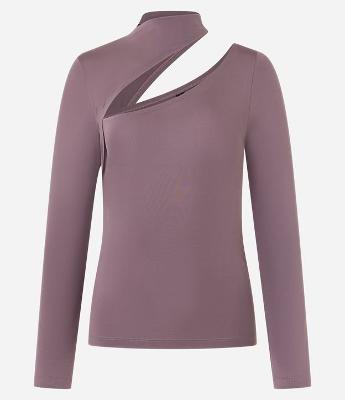 Blusa em Microfibra com Gola Alta e Recorte Vazado