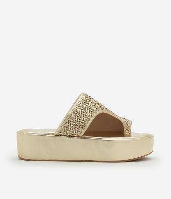 Sandália Flatform com Cabedal com Textura Macramê e Dedal