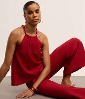 Blusa em Crepe com Corrente na Gola Halter - 2