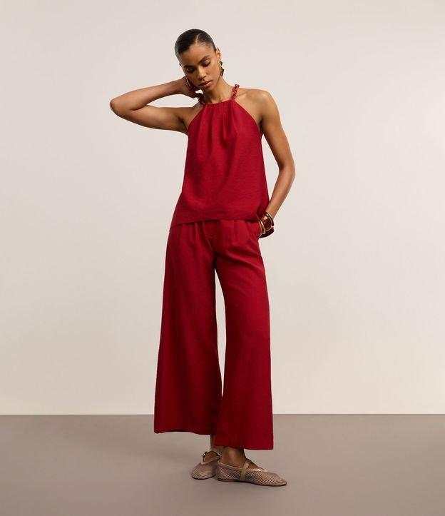 Calça Pantalona em Crepe com Pregas e Botão Forrado - 2