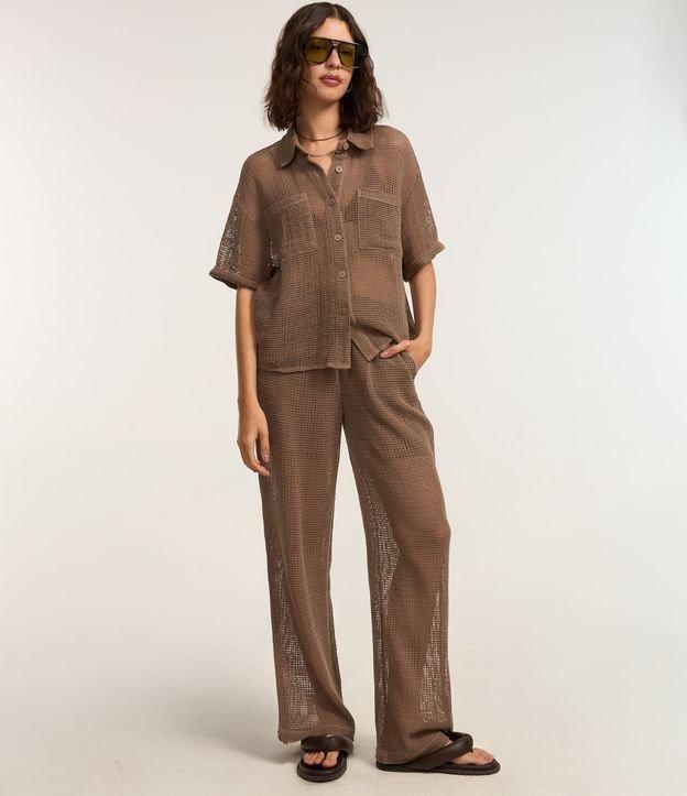 Calça Pantalona em Algodão com Textura e Bolsos - 2
