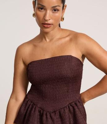 Blusa em Jacquard Tomara que Caia com Babado na Barra