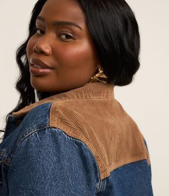 Jaqueta Jeans com Recortes e Gola Contrastante Curve & Plus Size