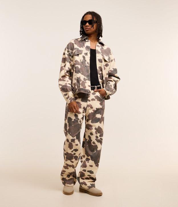 Calça Supper Baggy em Sarja com Estampa Animal Print de Vaquinha - 2