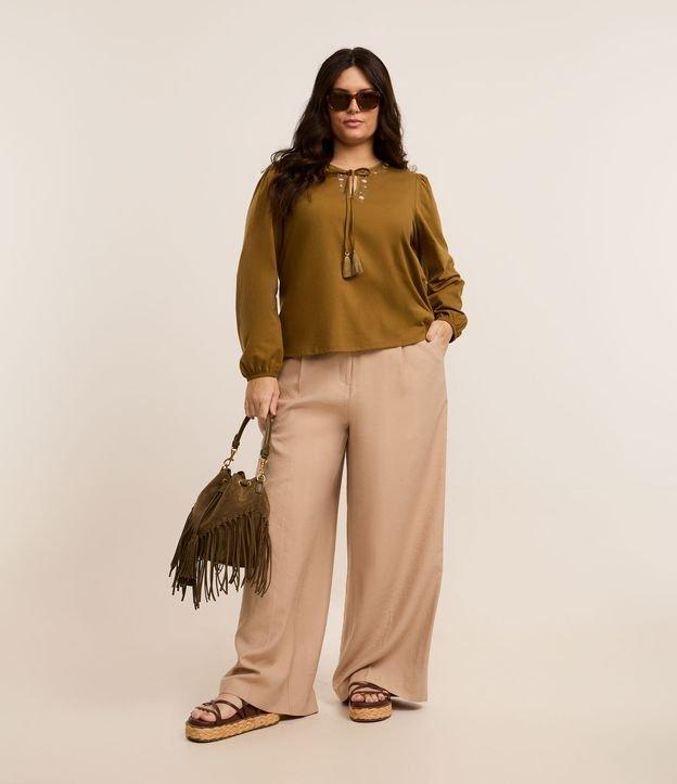 Calça Pantalona em Alfaiataria com Botão Forrado Curve & Plus Size - 1