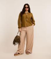 Calça Pantalona em Alfaiataria com Botão Forrado Curve & Plus Size - 1