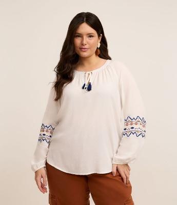 Blusa Bata em Viscose com Estampa Étnica e Tassel Curve & Plus Size