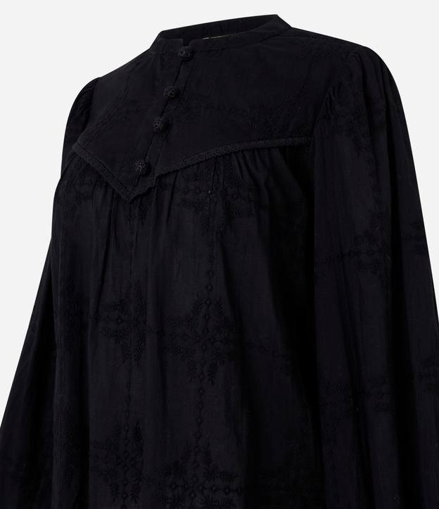 Blusa Bata Boho em Voal com Gola Padre e Recorte no Busto - 1