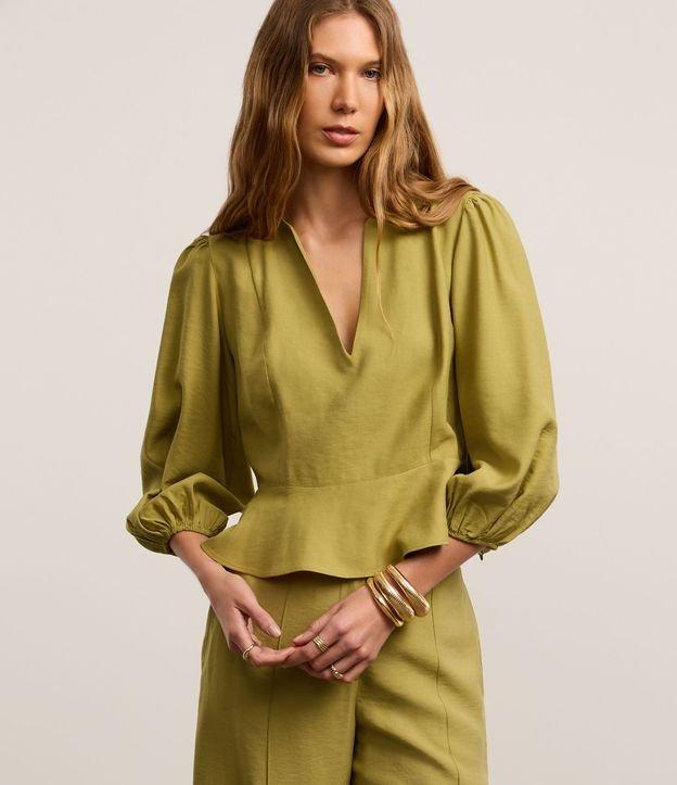 Blusa Peplum em Crepe com Manga Bufante - 2