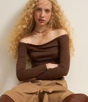 Blusa em Tricô com Decote Ombro a Ombro - 2