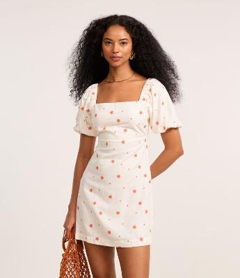 Vestido Curto em Viscolinho com Manga Bufante e Bordado