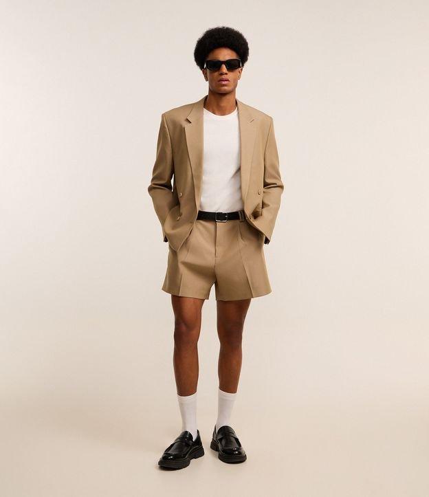 Bermuda em Sarja Alfaiatada com Pregas - 2