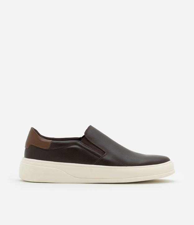 Tênis Slip On em Couro com Recortes - 1