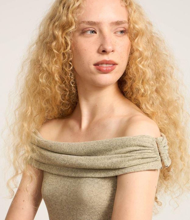 Blusa em Tricô com Pala Virada e Aviamento Lateral - 2