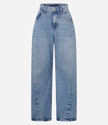 Calça Barrel em Jeans com Recortes na Barra