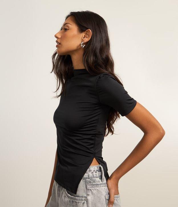 Blusa em Microfibra com Drapeado e Fenda na Barra - 1