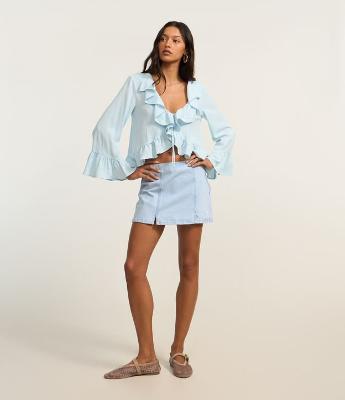 Saia Reta Curta em Jeans com Fendinhas e Zíper Lateral