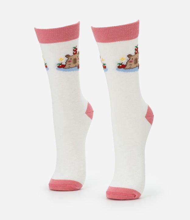 Meia Cano Alto em Algodão com Estampa Divertida de Capivara - 1