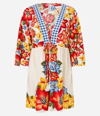 Vestido Curto em Viscose Floral com Manga 
3/4