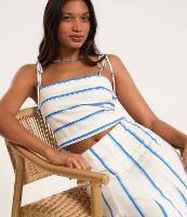 Blusa Cropped em Viscose e Linho com Amarração nas Alças - 2