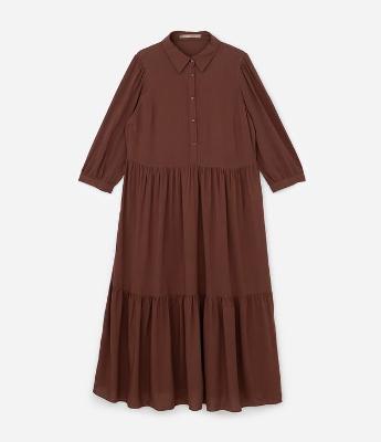 Vestido Midi em Viscose com Botões e Marias na Saia Curve & Plus Size