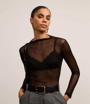 Blusa em Tule com Gola Alta e Leve Transparência