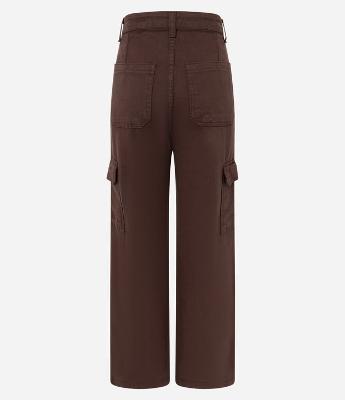 Calça Reta Comfort em Sarja com Cintura alta e Bolsos Cargo