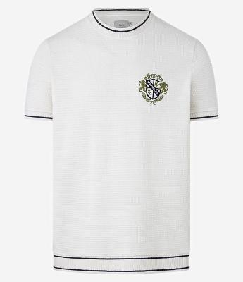 Camiseta Regular em Algodão com Estampa Localizada e Textura