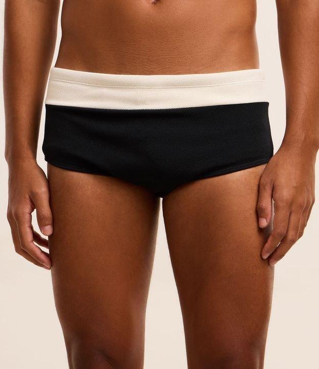 Sunga em Poliamida com Bloco de Cor Texturizada - 2