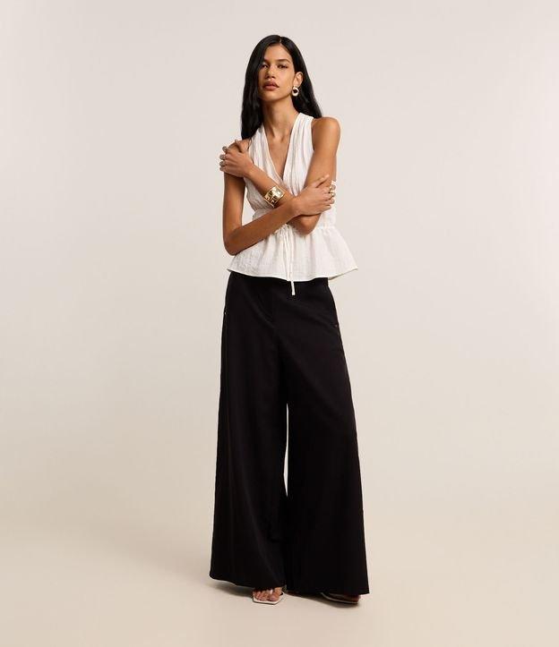 Calça Pantalona Alfaiataria com Cinto e Fivela de Metal - 1