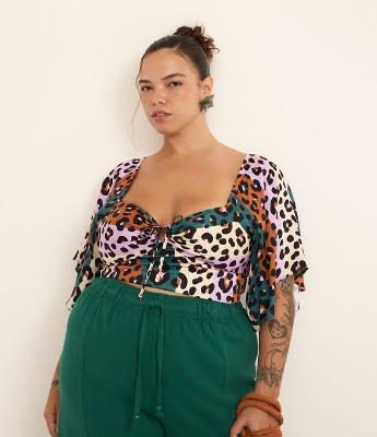 Blusa Cropped em Viscose com Estampa Animal Print Curve & Plus Size
