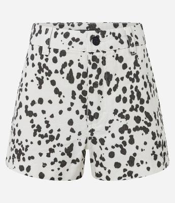 Short em Sarja com Estampa Animal Print Dálmata