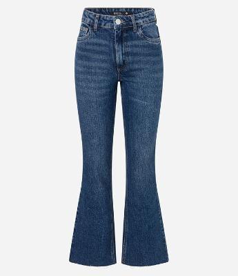 Calça Cropped Flare em Jeans com Barra Cortada
