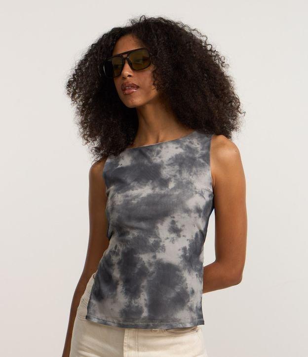 Blusa em Tule com Costas Abertas e Estampa Manchada - 2