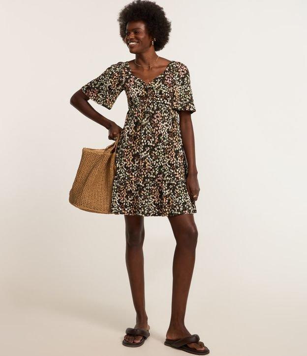 Vestido Curto Texturizado Floral Liberty com Decote Coração - 2