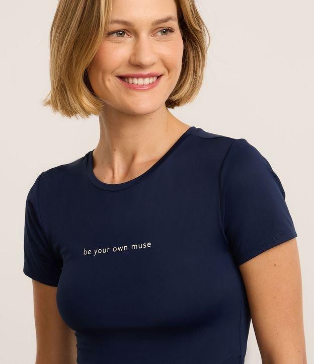 Camiseta Esportiva em Microfibra com Estampa Be Your Own Muse - 2