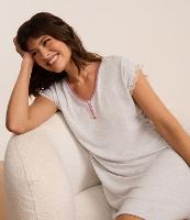 Camisola Curta com Detalhe de Renda e Viés Contrastante - 3