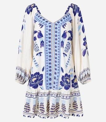 Vestido Curto em Chalis com Estampa Tropical e Decote V