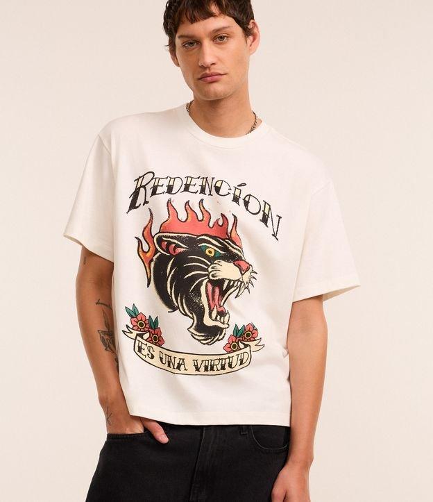 Camiseta Boxy em Algodão com Estampa Estilo Tatuagem e Lettering - 2