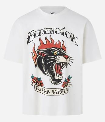 Camiseta Boxy em Algodão com Estampa Estilo Tatuagem e Lettering