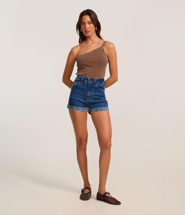 Short Hot Pants em Jeans com Cintura Alta e Barra Dobrada - 1