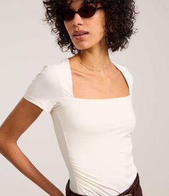 Blusa com Decote Quadrado e Franzido