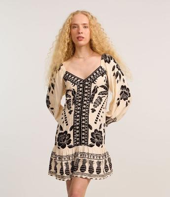 Vestido Godê Curto em Chalis com Estampa Tropical