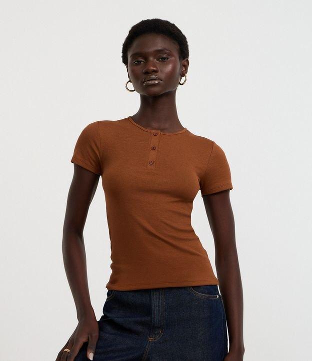 Blusa em Ribana com Botões na Gola - 2