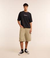 Bermuda Baggy Relaxed em Sarja Lavada com Bolso Carpinteiro - 2