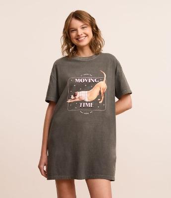 Camisola T-shirt em Algodão Estonado com Estampa Cachorro Yoga