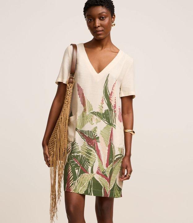Vestido T-Shirt Curto em Viscolinho com Estampa Folhagem - 2