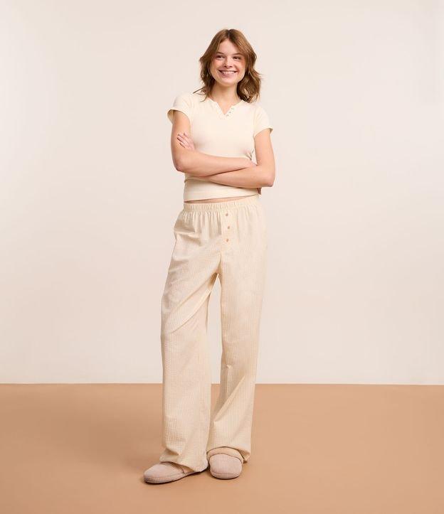 Calça de Pijama em Ana Ruga Listrada com Detalhe Botões - 2