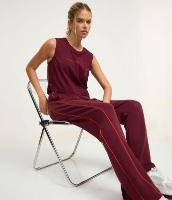 Calça Reta Esportiva em Modal com Bolsos